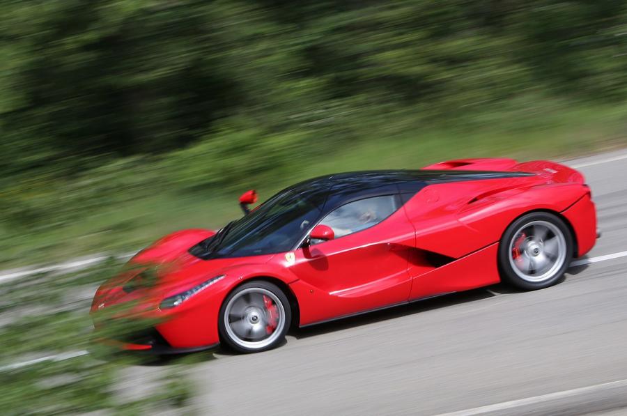  Ferrari LaFerrari 2015 года  (фото 15 из 56)